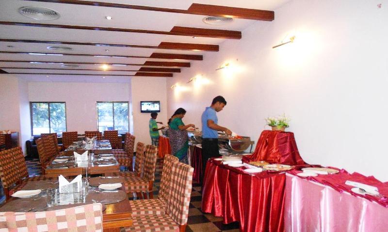 Hotel Riverside Resort y Spa Kumbakonam Exterior foto